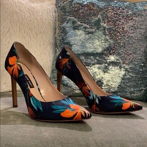 NINE WEST TATIANA FLORAL PUMP